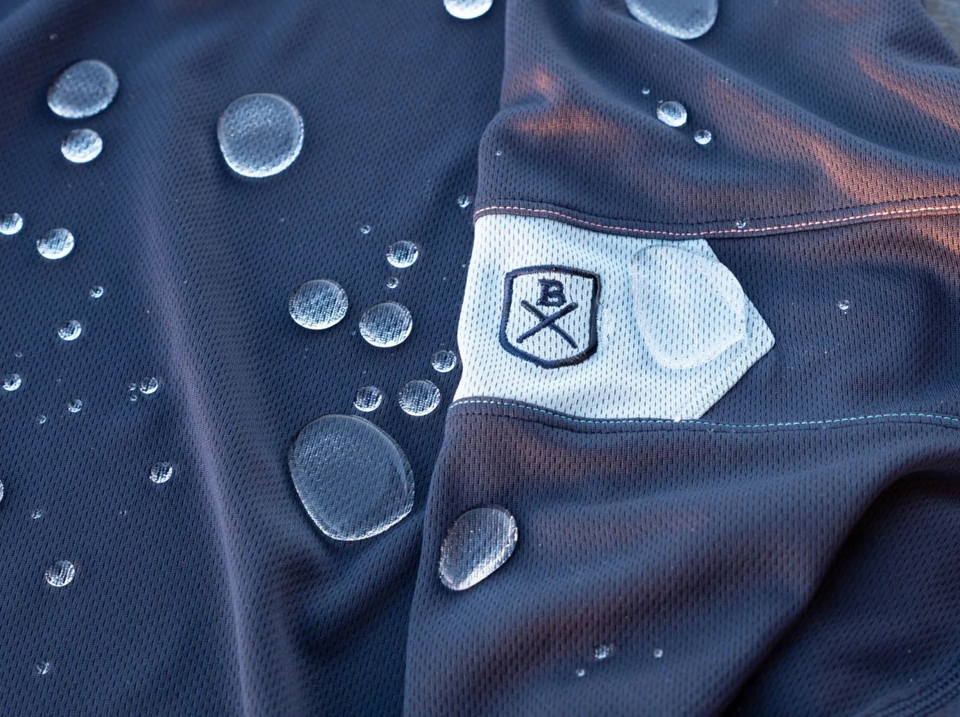 The Kanaha Hydrophobic Shirt for Men - White Rock (Black)