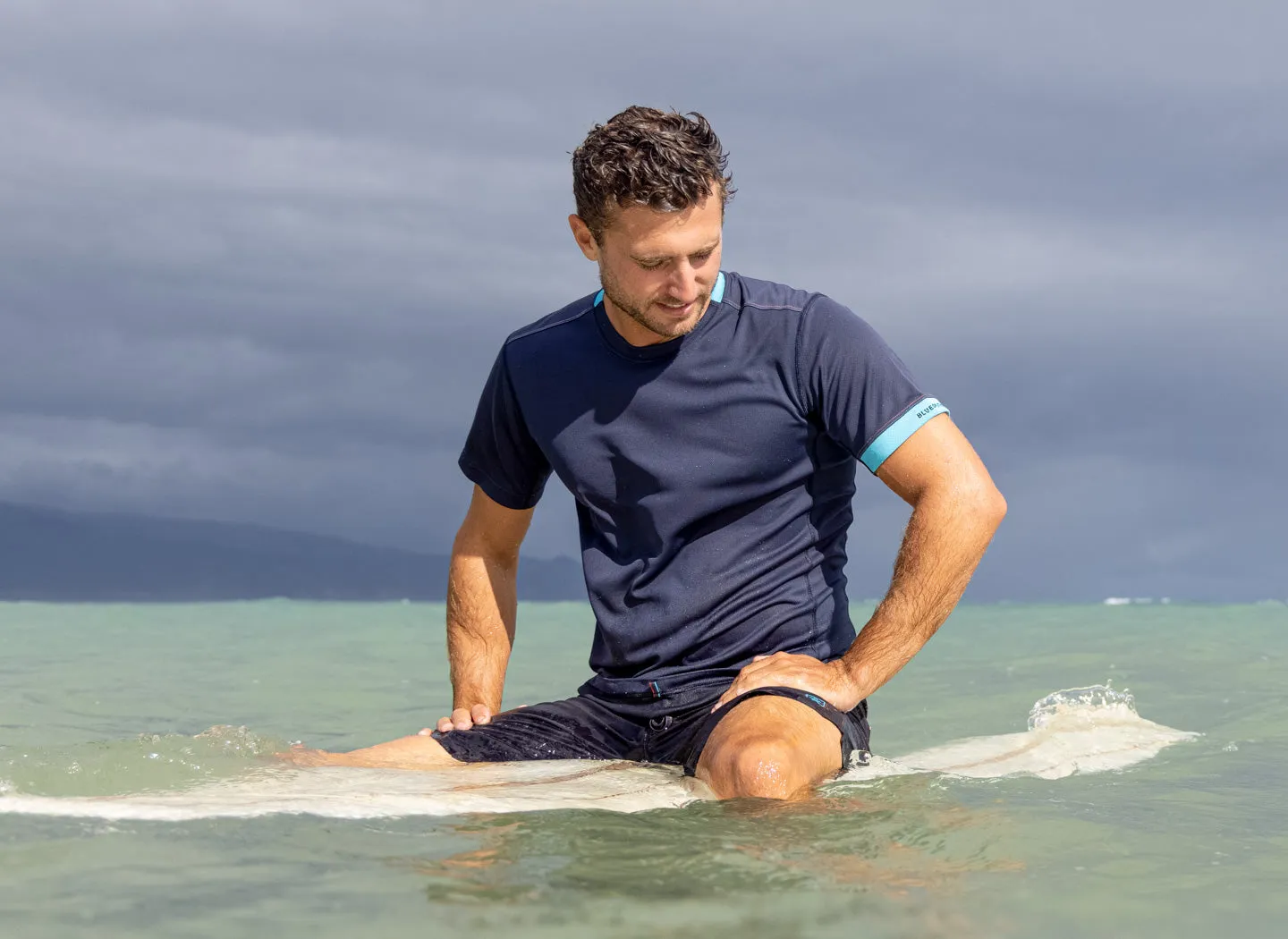 The Lane Hydrophobic Shirt for Men - Sunset Red (Rich Navy)